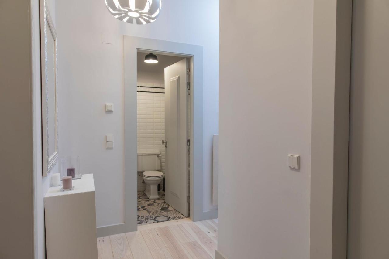 Lovelystay - 3 Bedroom Downtown Wonderwall Lisbon Exterior photo